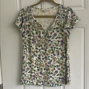 ❤️2/$15 or 3/$21❤️LOFT Floral Print Flutter Sleeve Smocked Top, Size Medium
